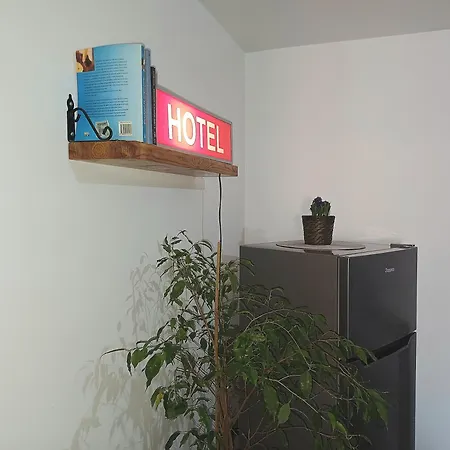 La Tana Di Otto Frühstückspension Montalto Uffugo