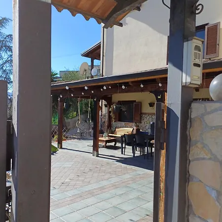 La Tana Di Otto 3* 蒙塔尔托乌富戈